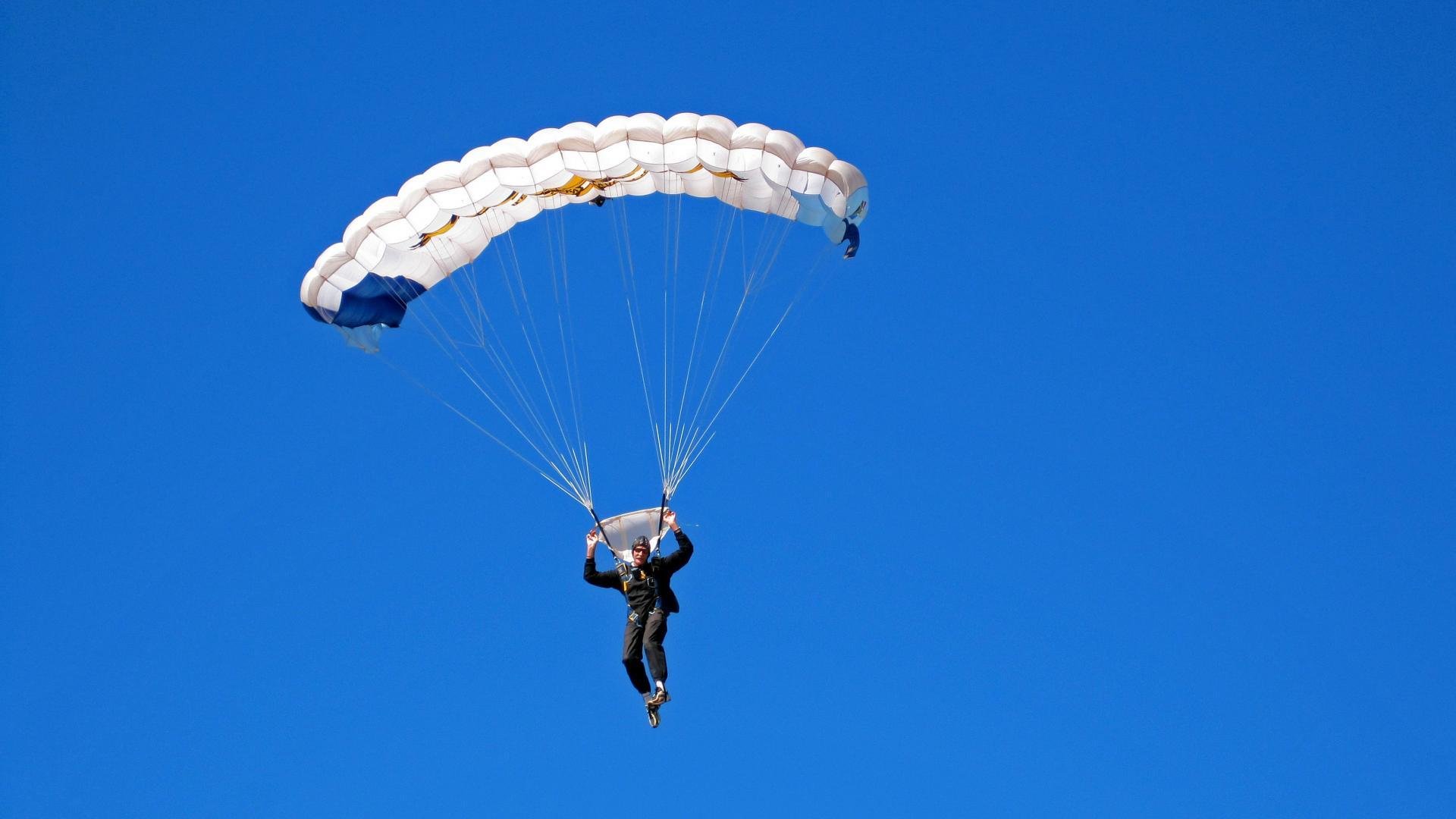 是否应提高教练更替的专业门槛,教练员如何提高合格率