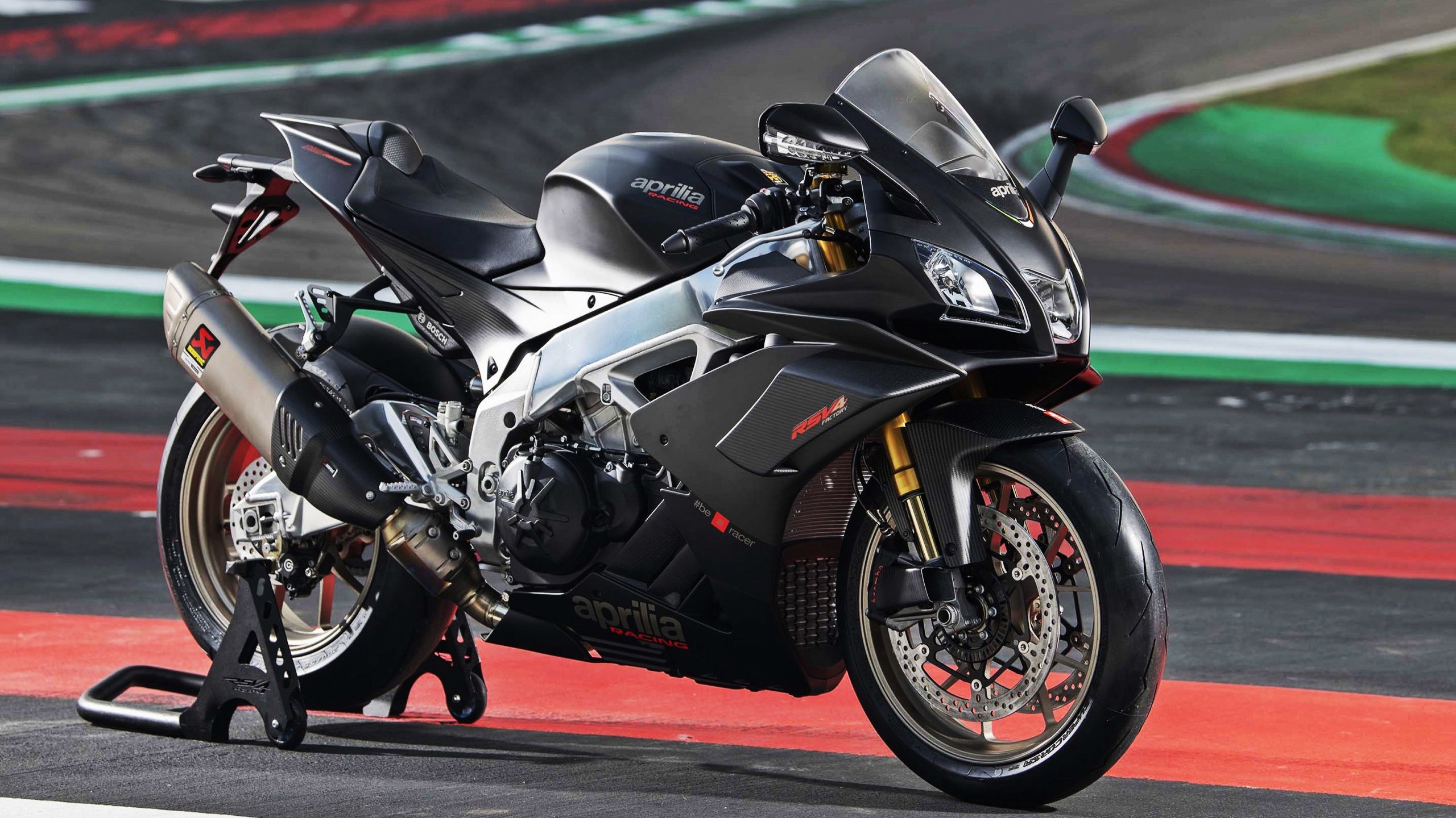 英超逆境中飞扬:最后时刻的绝妙逆转,英超 fire