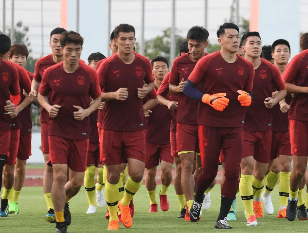 B体育APP:中国足球协会举办球迷见面会:与球迷互动,听取意见建议的简单介绍 B体育APP:中国足球协会举办球迷见面会:与球迷互动,听取意见建议的简单介绍