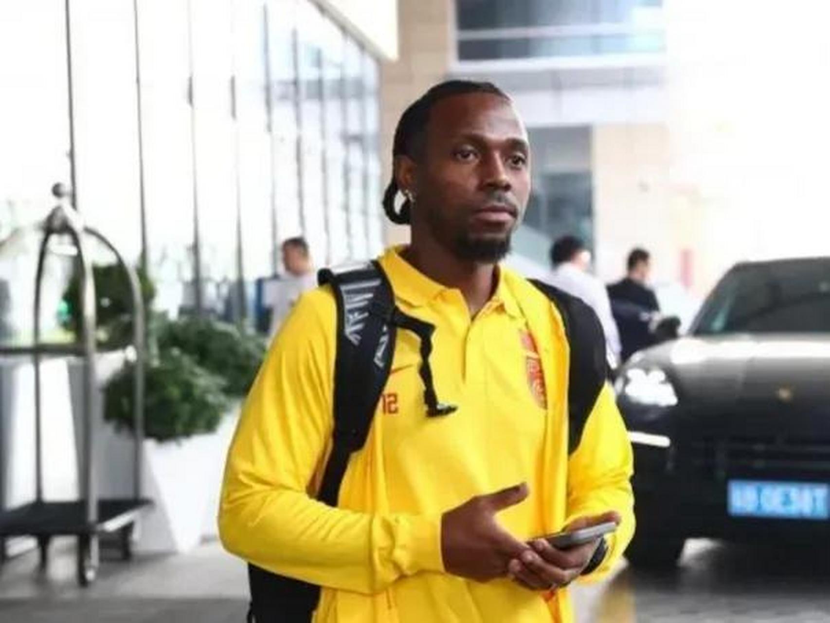 B体育APP:归化球员费南多“玻璃体质”？球迷：这钱花的真冤！的简单介绍