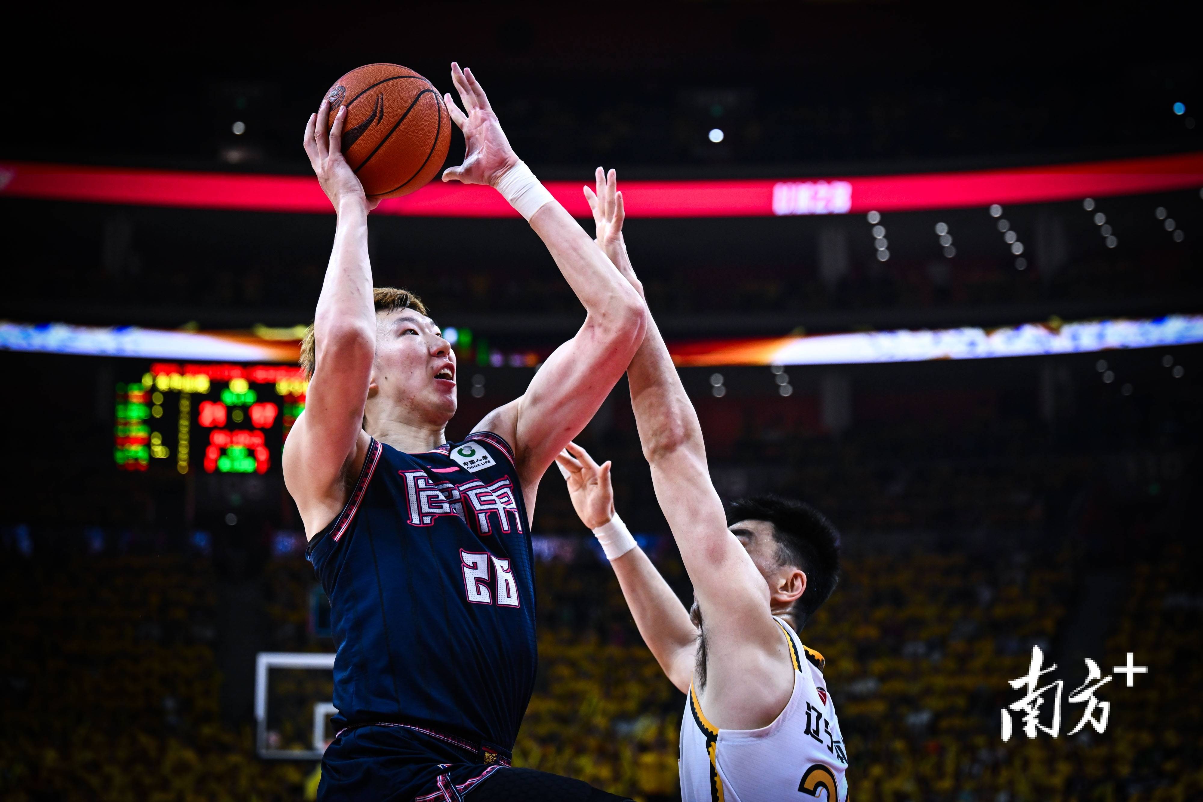 包含B体育官网：CBA季后赛激烈进行，精彩对决不容错过的词条