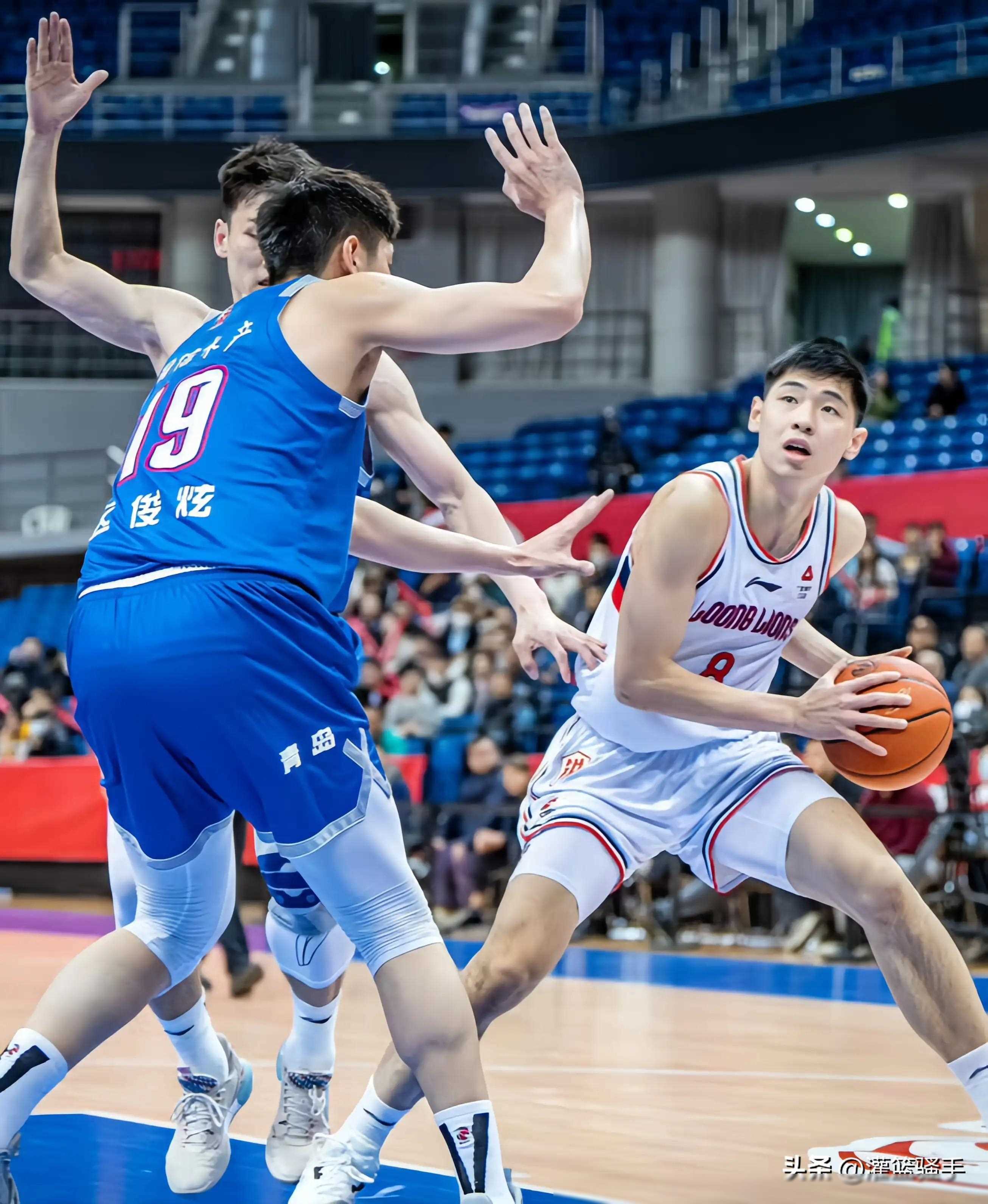 包含B体育官网：CBA季后赛激烈进行，精彩对决不容错过的词条