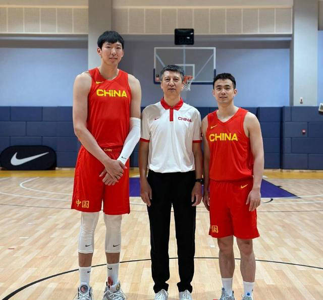B体育官网：中国男篮集训名单公布，新老交替能否顺利完成？