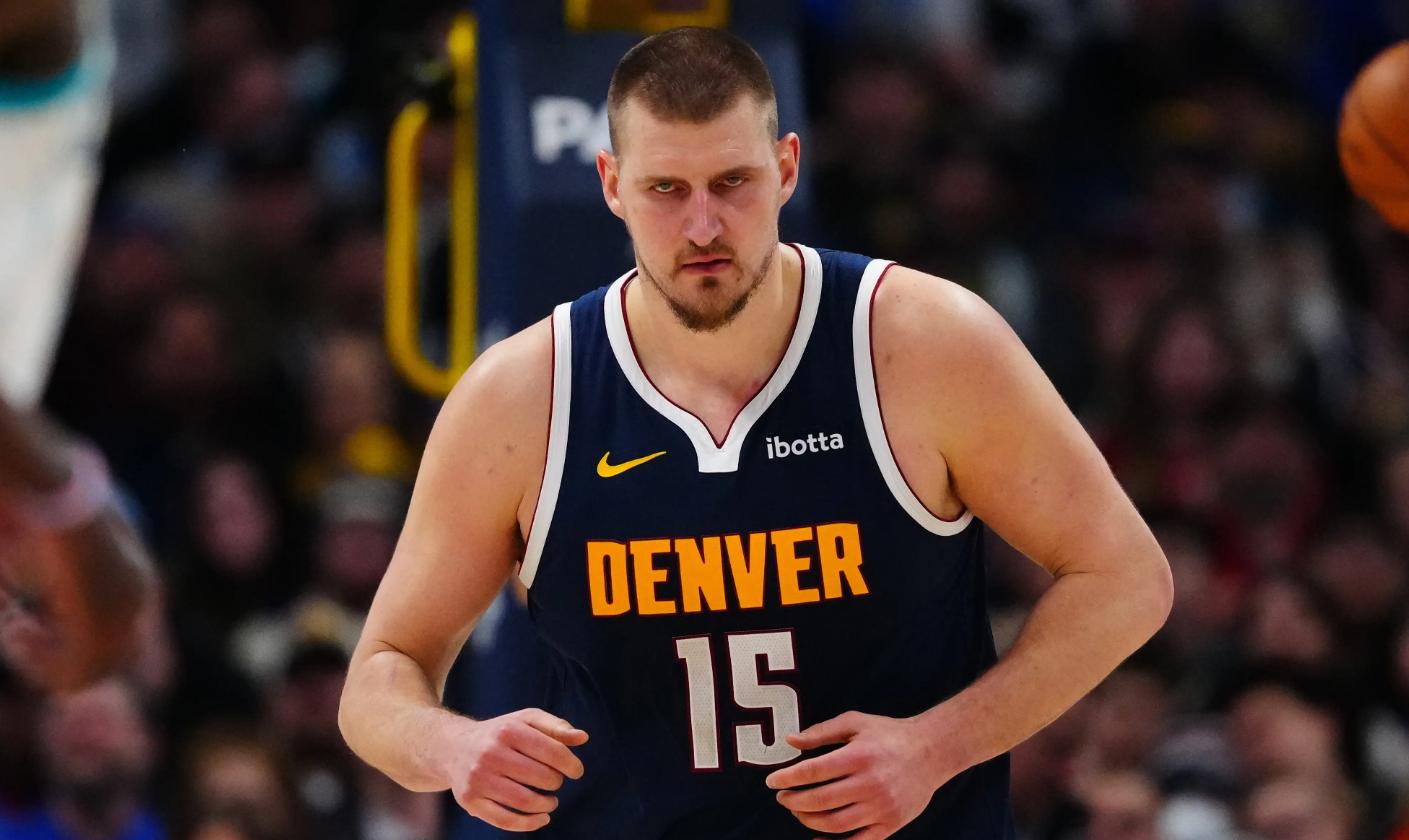 bsports体育:战术分析:掘金队如何利用约基奇的组织能力,提升进攻效率?的简单介绍 bsports体育:战术分析:掘金队如何利用约基奇的组织能力,提升进攻效率?的简单介绍