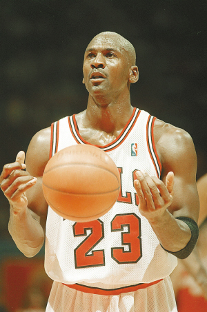 关于爱游戏体育:篮球球星的个人品牌价值:如何实现商业价值与社会责任的双赢?的信息 关于爱游戏体育:篮球球星的个人品牌价值:如何实现商业价值与社会责任的双赢?的信息